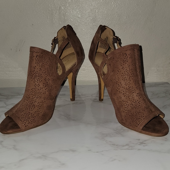 Lauren Conrad heels - Picture 1 of 7